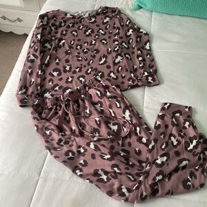 Woman’s two piece pajamas